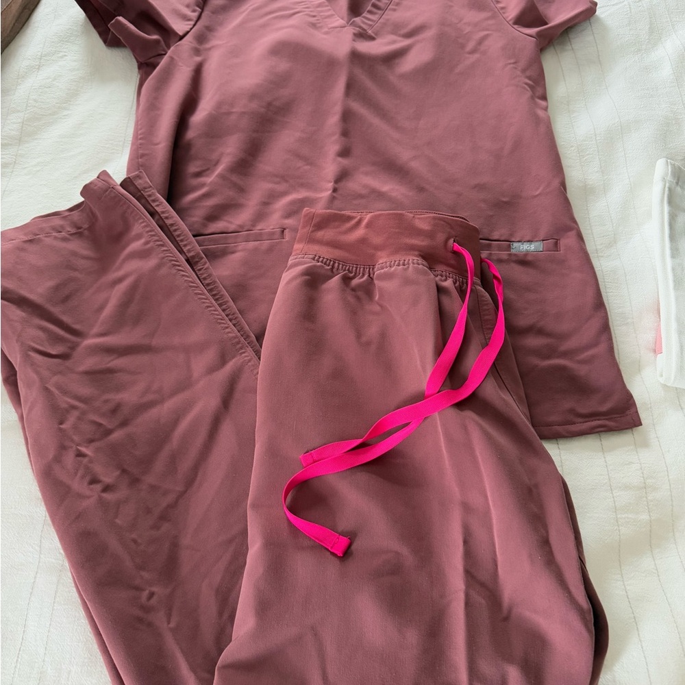 Mauve Figs Scrub set